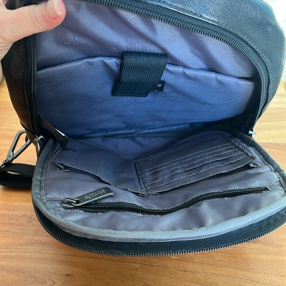 Kenneth Cole Full grain leather sling Columbian Backpack for 13” laptops - Picture 5 of 13